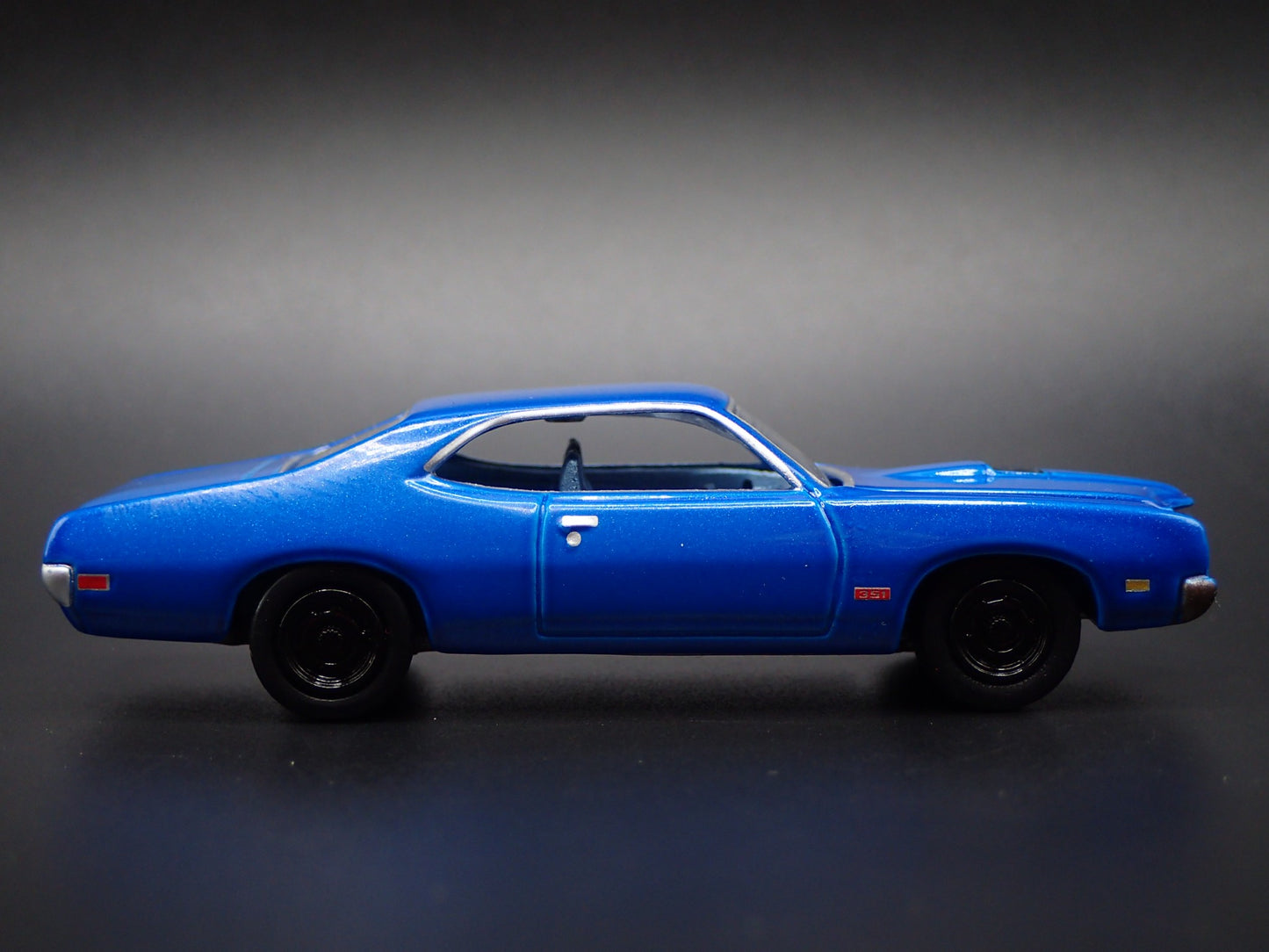 1970 70 MERC MERCURY MONTEGO  1:64 SCALE COLLECTIBLE DIORAMA DIECAST MODEL CAR