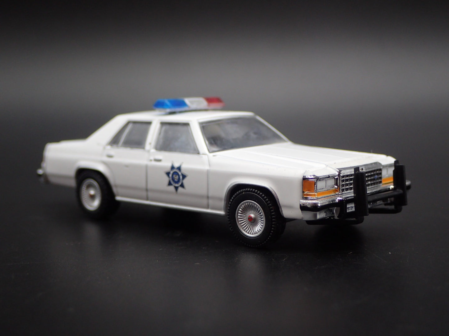 1983 FORD LTD CROWN VICTORIA ARIZONA HIGHWAY PATROL 1:64 SCALE DIECAST MODEL CAR