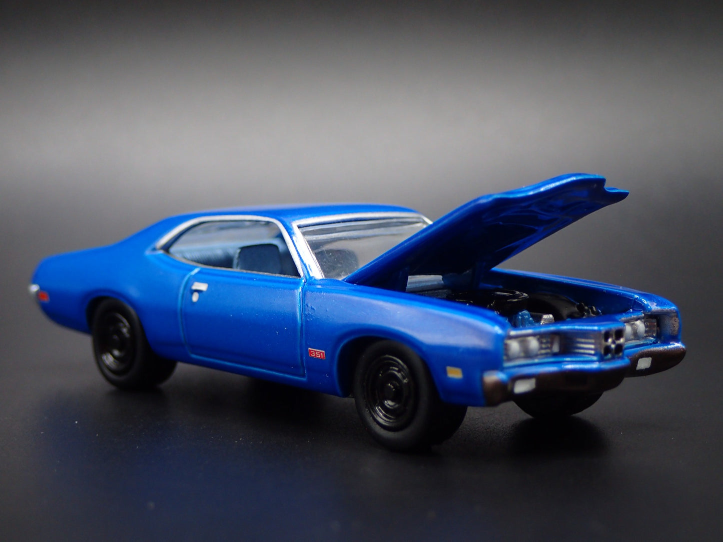 1970 70 MERC MERCURY MONTEGO  1:64 SCALE COLLECTIBLE DIORAMA DIECAST MODEL CAR