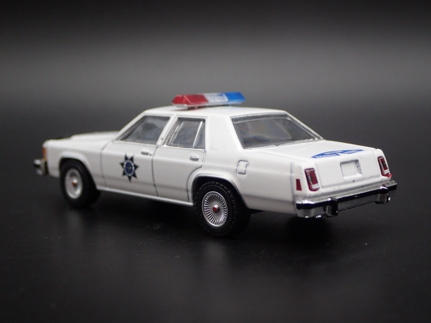 1983 FORD LTD CROWN VICTORIA ARIZONA HIGHWAY PATROL 1:64 SCALE DIECAST MODEL CAR