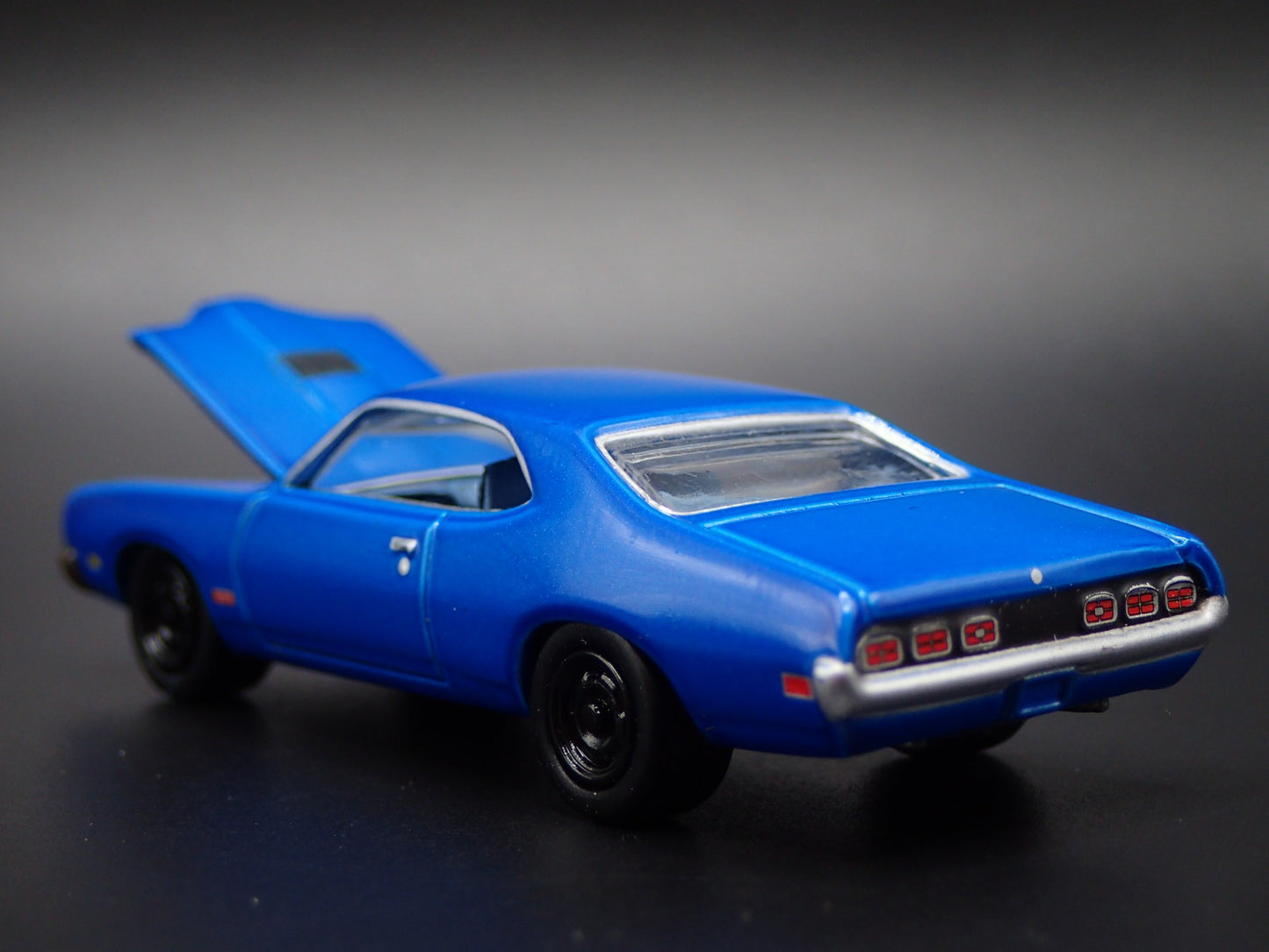 1970 70 MERC MERCURY MONTEGO  1:64 SCALE COLLECTIBLE DIORAMA DIECAST MODEL CAR