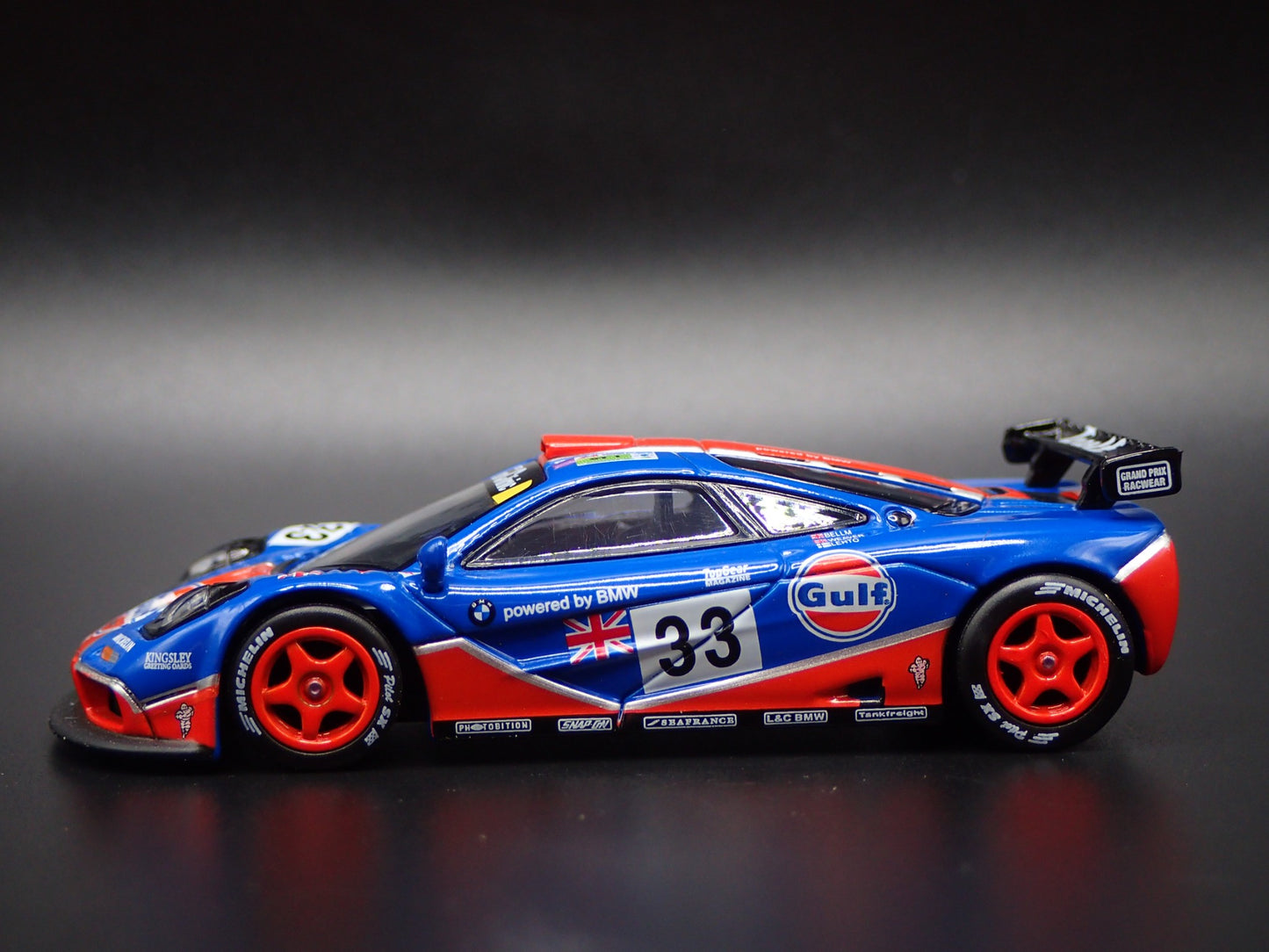 1996 MCLAREN F1 GTR 33 SUPER CAR GULF LE MANS 24 HR 1:64 SCALE DIECAST MODEL CAR