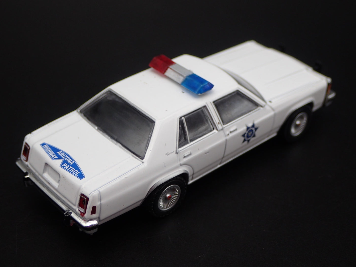 1983 FORD LTD CROWN VICTORIA ARIZONA HIGHWAY PATROL 1:64 SCALE DIECAST MODEL CAR