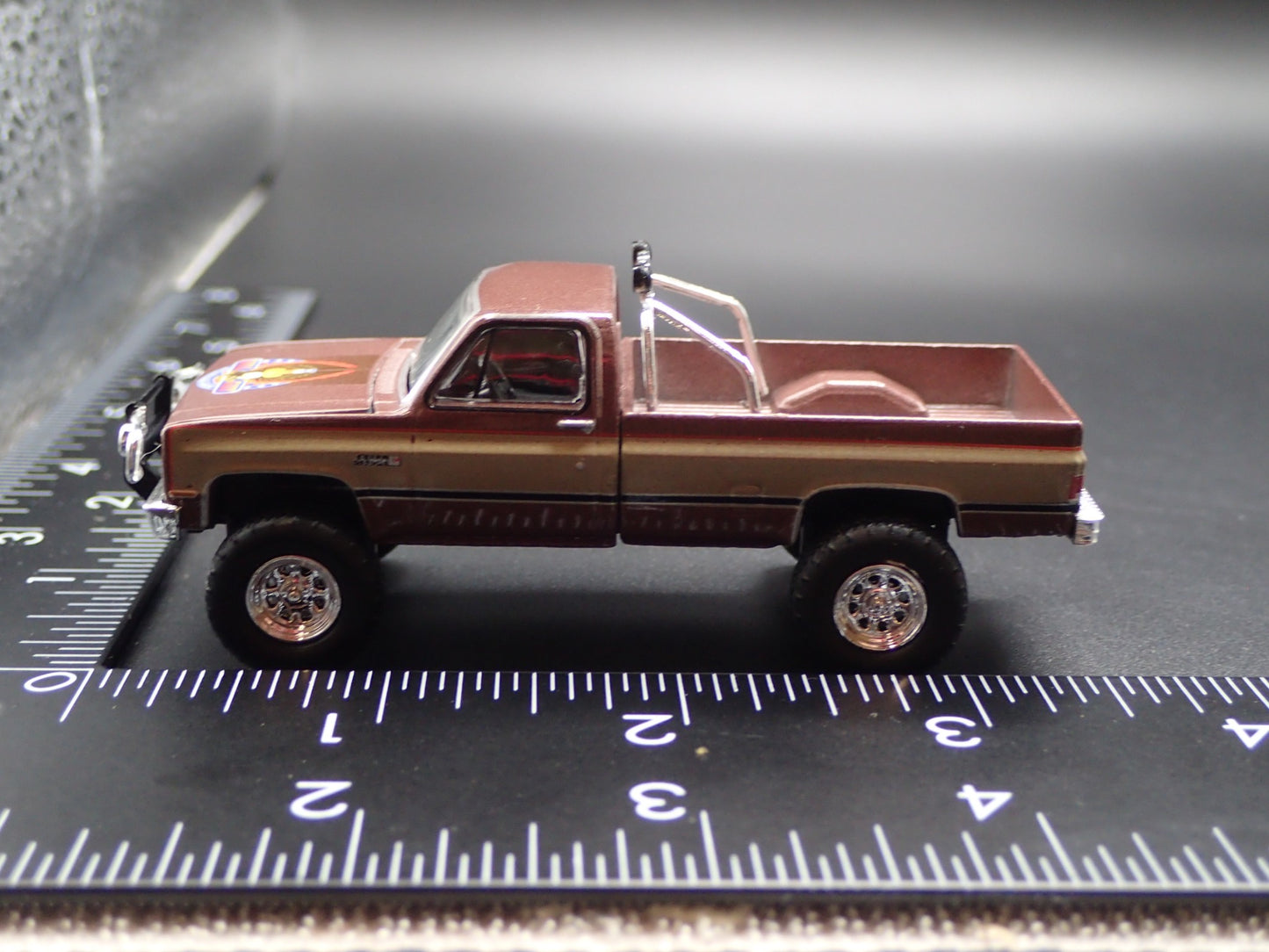 1982 82 GMC K2500 4X4 TRUCK FALL GUY SQUAREBODY 1/64 SCALE DIECAST MODEL CAR