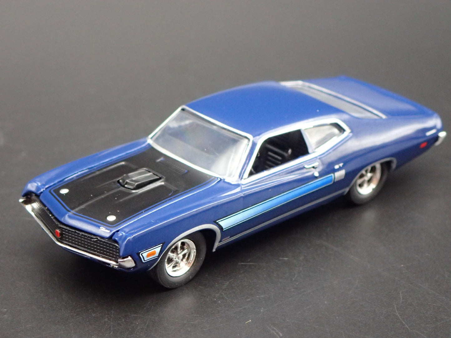 1970 70 FORD TORINO GT 429 SCJ 1:64 SCALE COLLECTIBLE DIORAMA DIECAST MODEL CAR