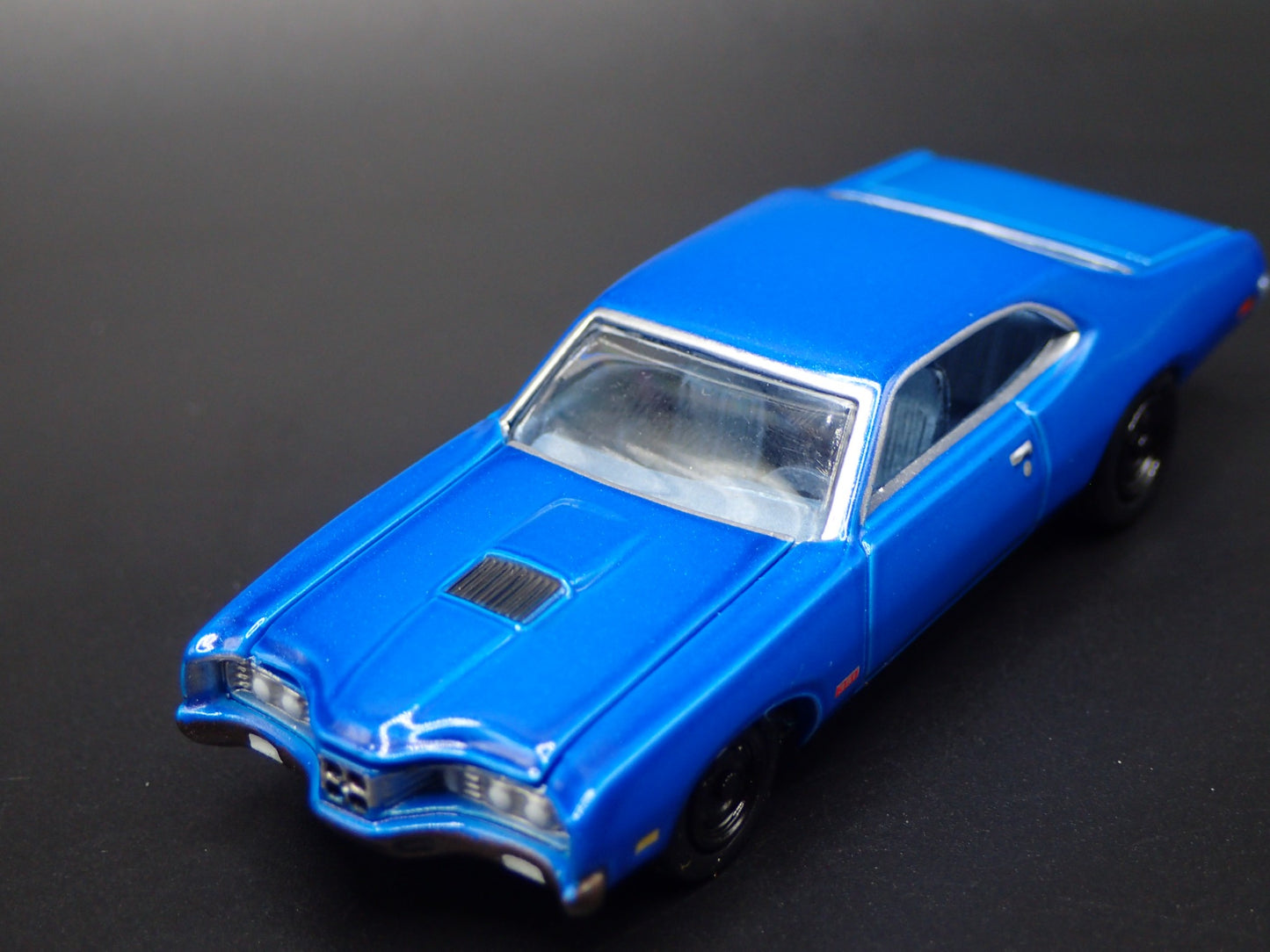 1970 70 MERC MERCURY MONTEGO  1:64 SCALE COLLECTIBLE DIORAMA DIECAST MODEL CAR