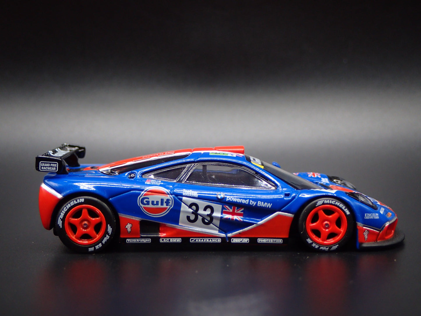 1996 MCLAREN F1 GTR 33 SUPER CAR GULF LE MANS 24 HR 1:64 SCALE DIECAST MODEL CAR
