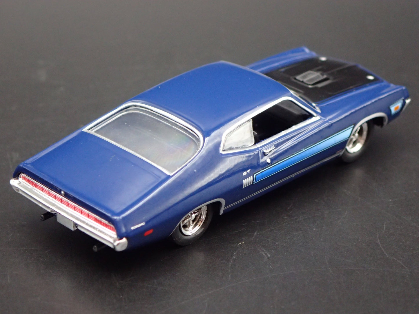 1970 70 FORD TORINO GT 429 SCJ 1:64 SCALE COLLECTIBLE DIORAMA DIECAST MODEL CAR