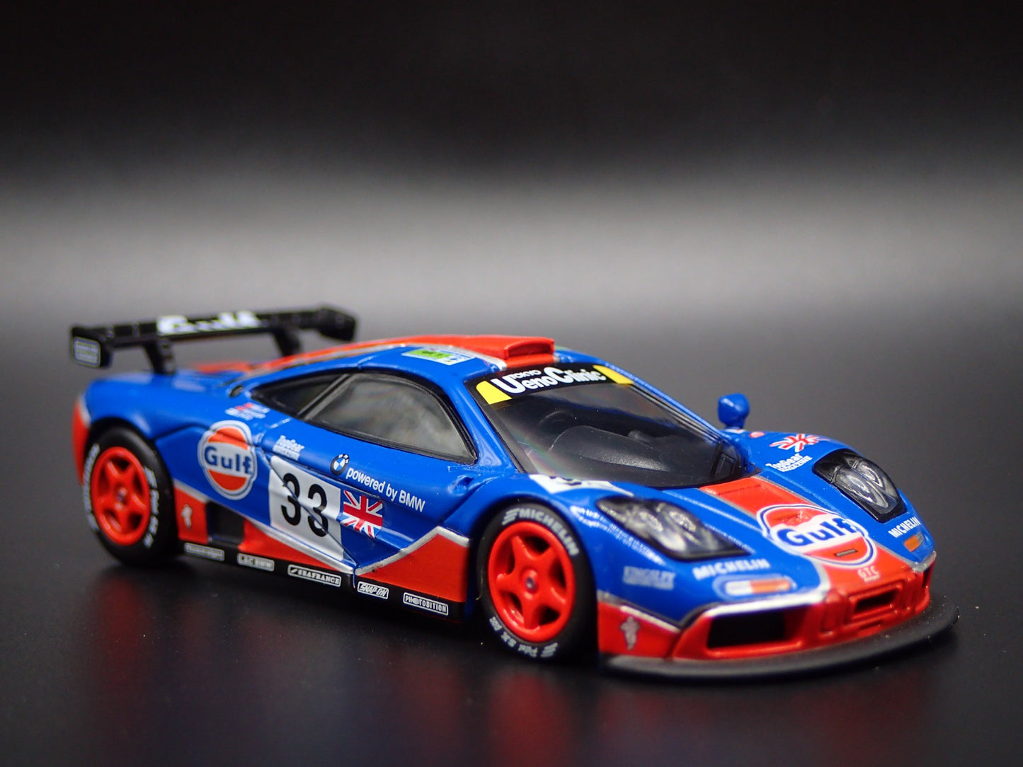 1996 MCLAREN F1 GTR 33 SUPER CAR GULF LE MANS 24 HR 1:64 SCALE DIECAST MODEL CAR