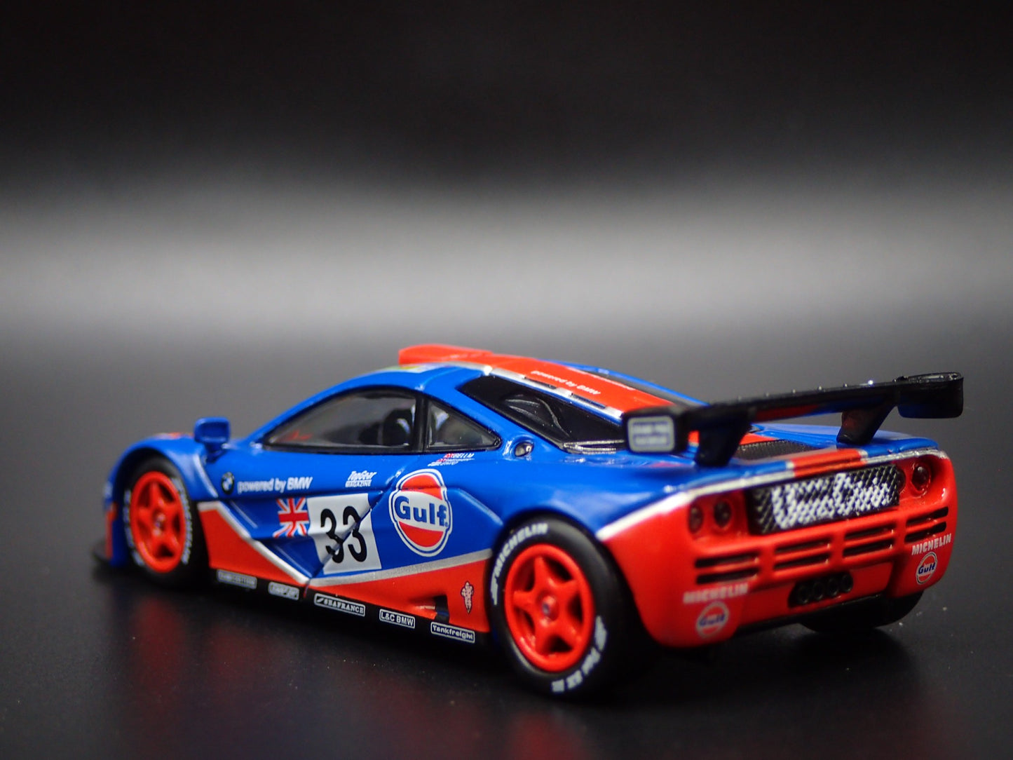 1996 MCLAREN F1 GTR 33 SUPER CAR GULF LE MANS 24 HR 1:64 SCALE DIECAST MODEL CAR