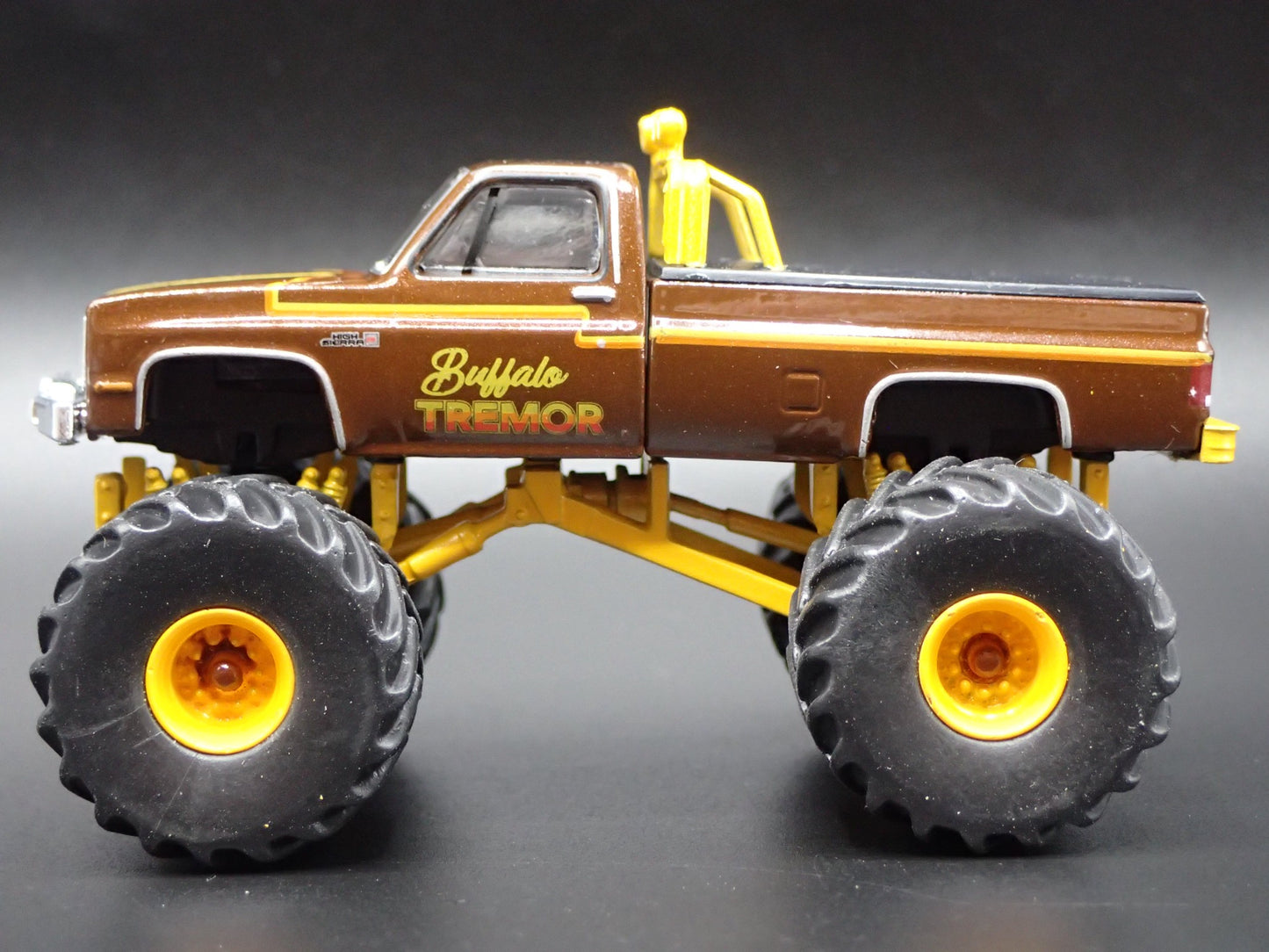 1985 85 GMC SIERRA MONSTER TRUCK BUFFALO TREMOR 1/64 SCALE DIECAST MODEL CAR