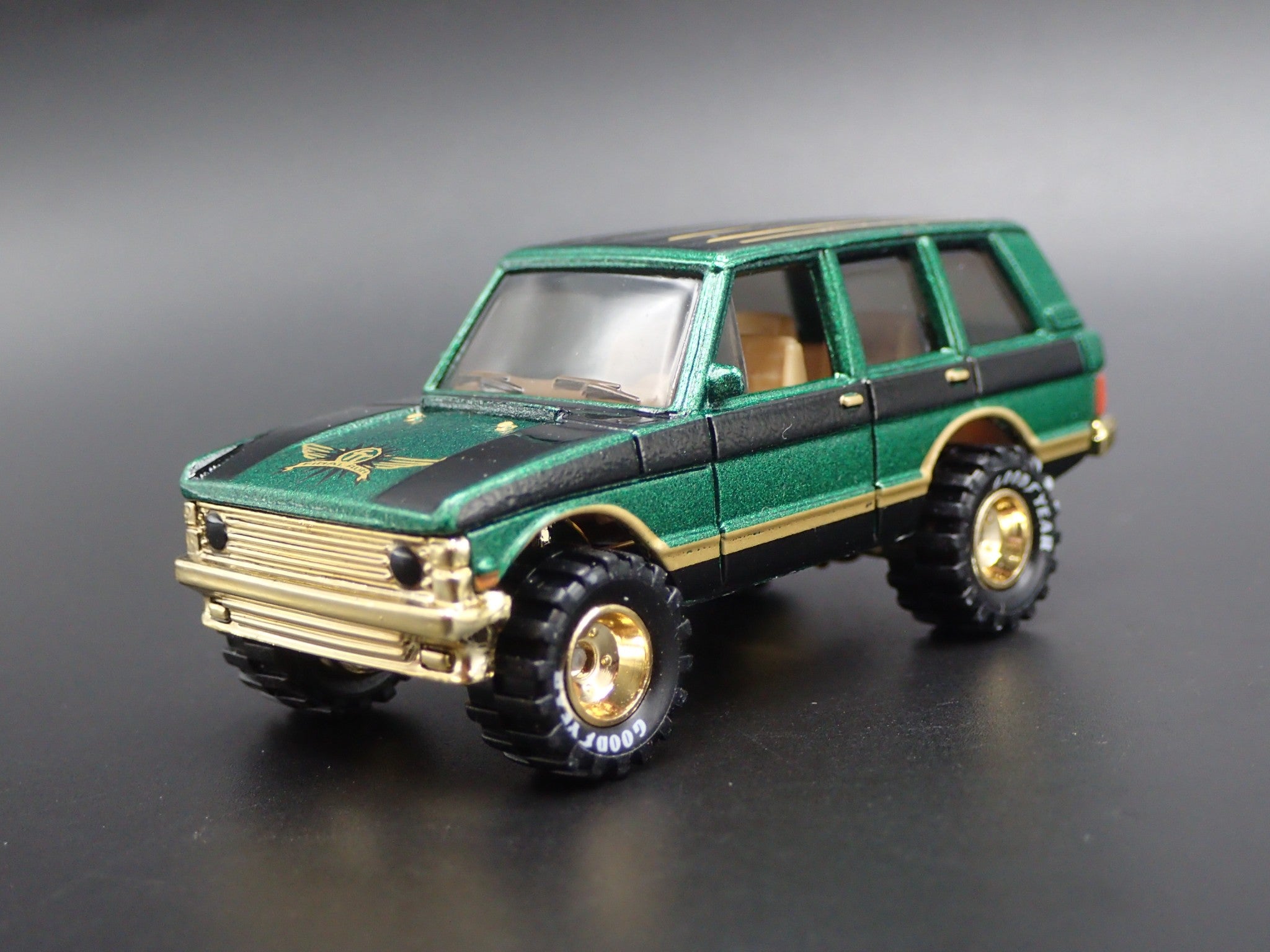 1970-1994 RANGE ROVER CLASSIC 1/64 SCALE COLLECTIBLE DIORAMA DIECAST M ...