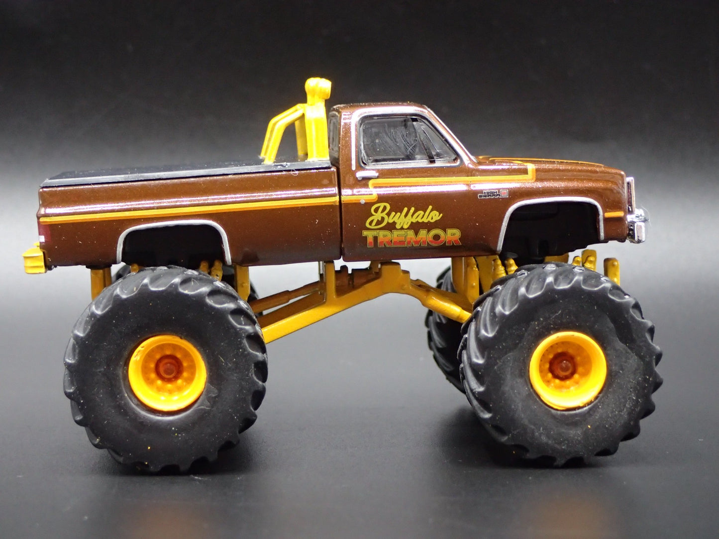 1985 85 GMC SIERRA MONSTER TRUCK BUFFALO TREMOR 1/64 SCALE DIECAST MODEL CAR
