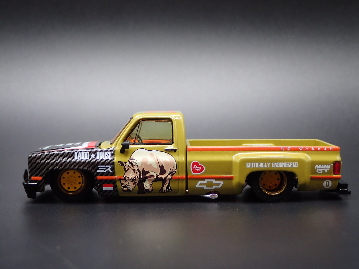 1983 83 CHEVROLET SILVERADO DUALLY KAIDO SQUAREBODY TRUCK 1/64 DIECAST MODEL CAR