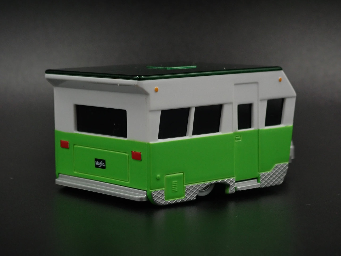 VINTAGE ALAMEDA TRAVEL TRAILER W HITCH GREEN 1:64 SCALE DIORAMA MODEL CAMPER