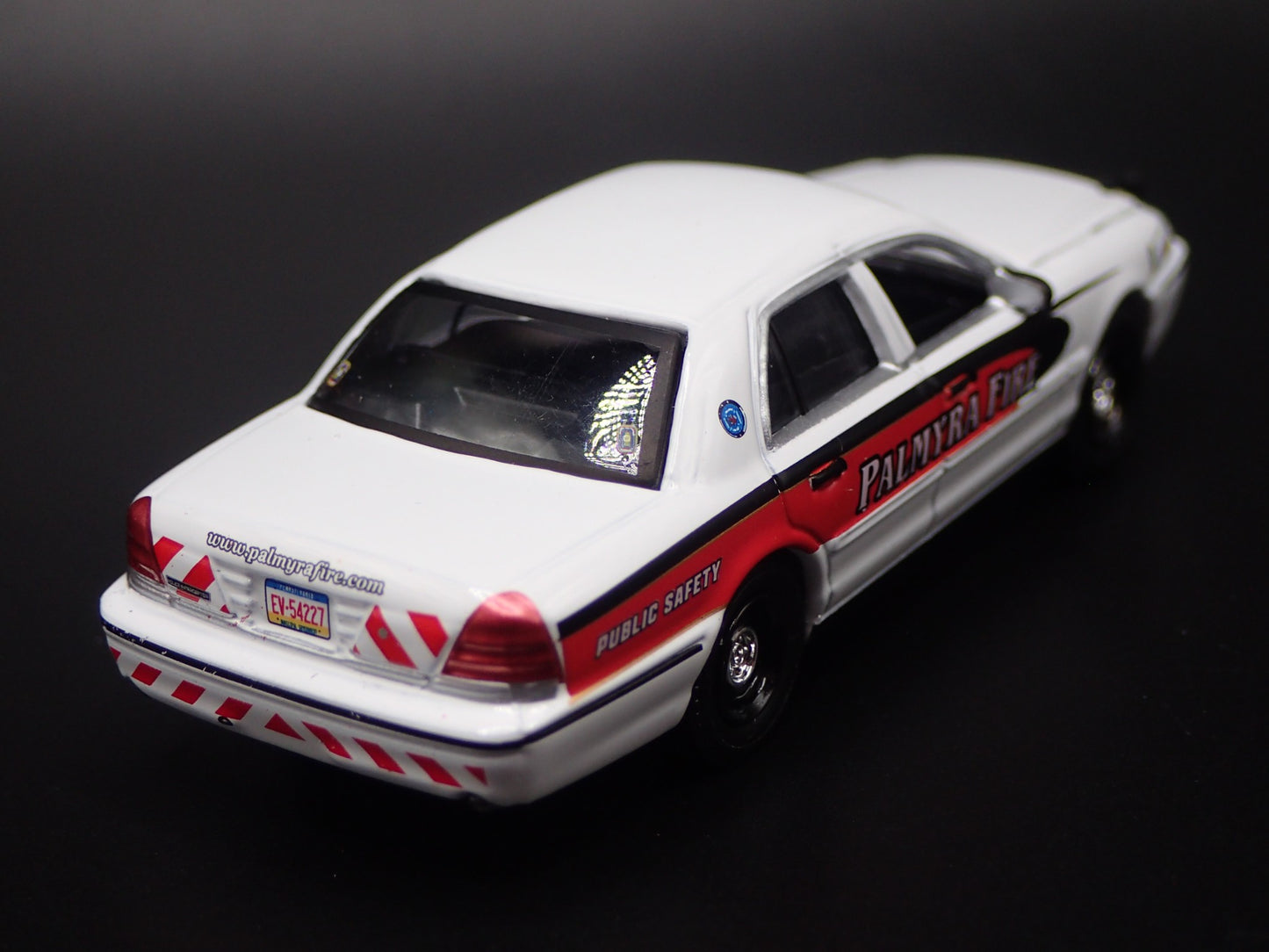 2011 11 FORD CROWN VICTORIA PALMYRA, PA FIRE DEPT 1:64 SCALE DIECAST MODEL CAR