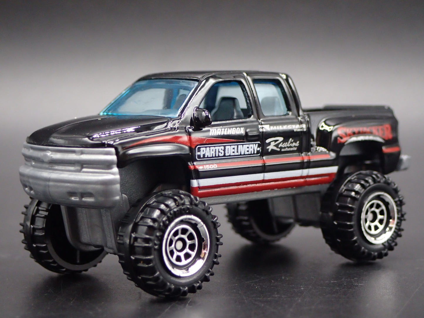 1999-2007 CHEVY CHEVROLET SILVERADO 4X4 PICKUP TRUCK 1:64 SCALE DIECAST MODEL