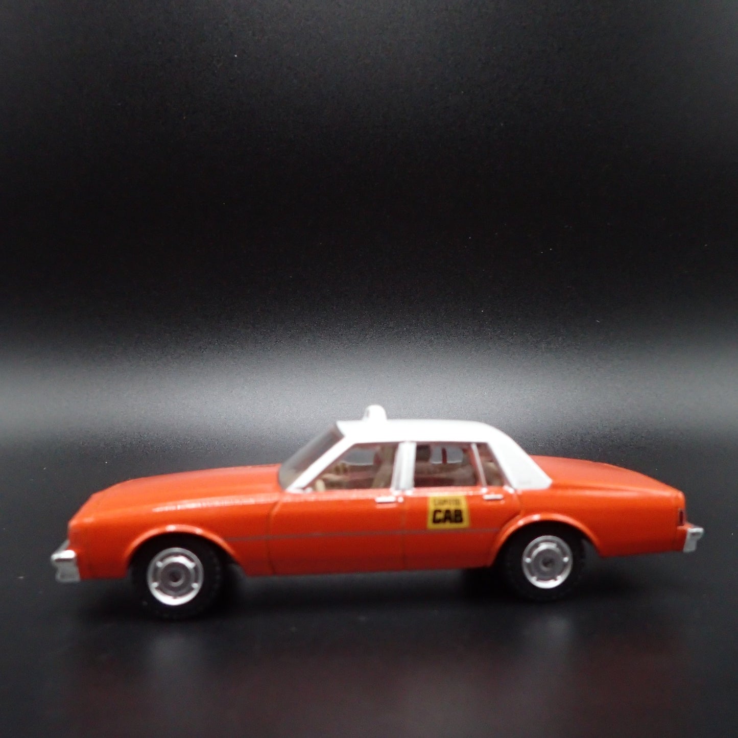 1981 81 CHEVY CHEVROLET IMPALA CAPITAL TAXI CAB 1/64 SCALE DIECAST MODEL CAR