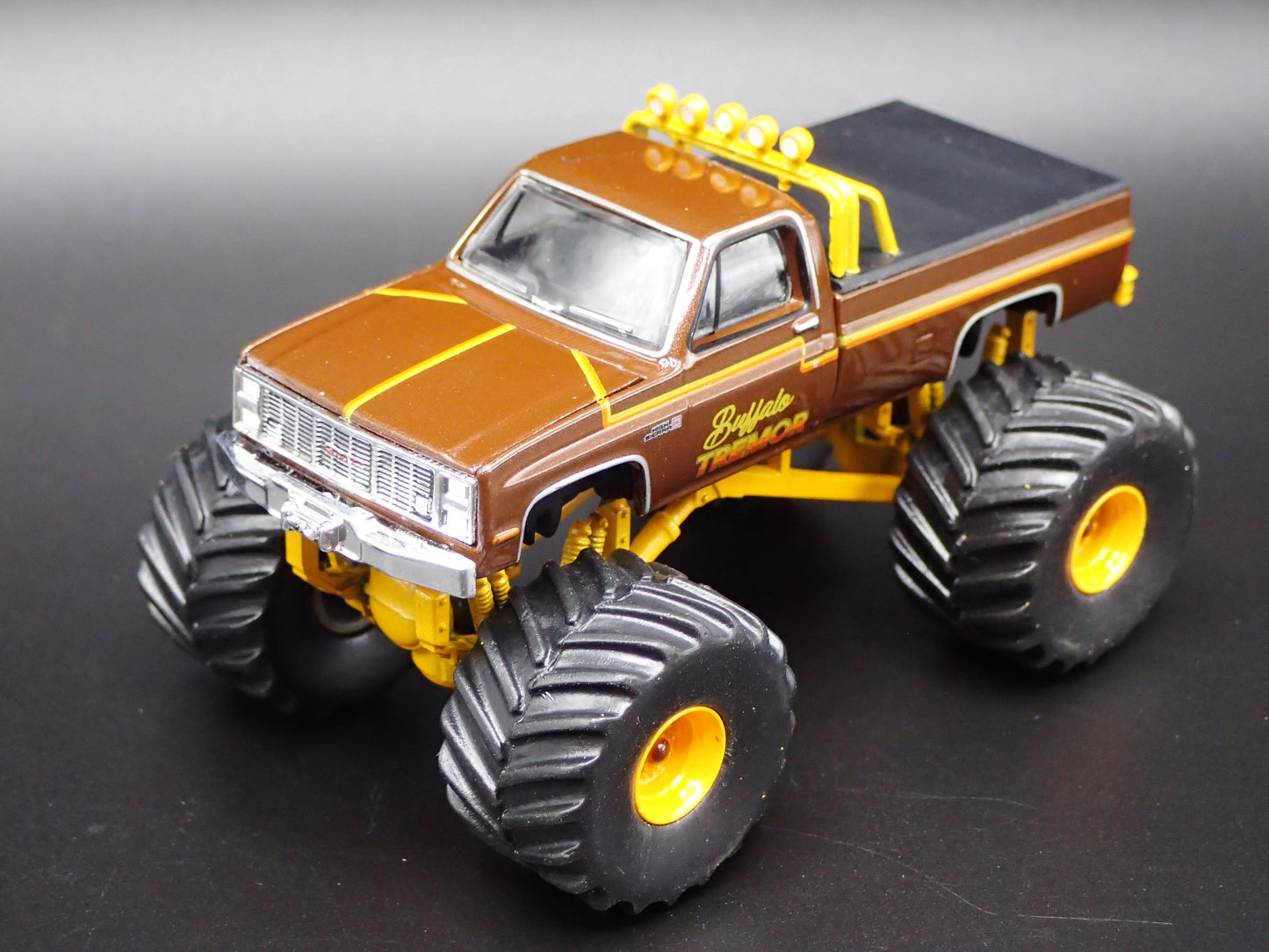 1985 85 GMC SIERRA MONSTER TRUCK BUFFALO TREMOR 1/64 SCALE DIECAST MODEL CAR