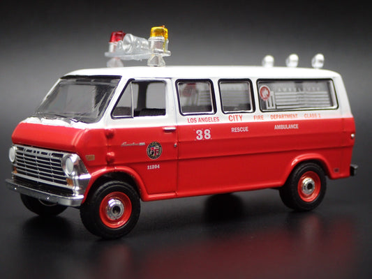 1969 69 FORD ECONOLINE VAN LAFD LA FIRE 1:64 SCALE DIORAMA DIECAST MODEL CAR