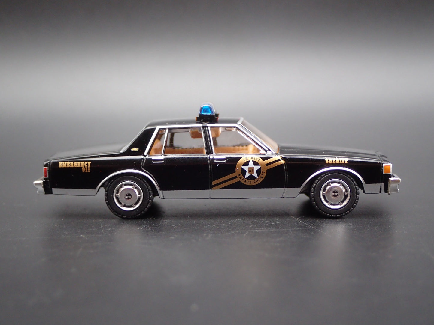 1981 81 CHEVY CAPRICE NAVAJO COUNTY ARIZONA SHERIFF 1/64 SCALE DIECAST MODEL CAR