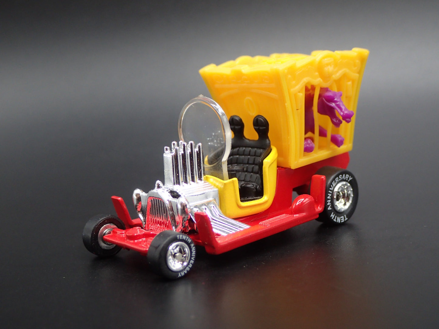 DRAGGIN DRAGON TOM DANIELS CUSTOM RARE 1:64 SCALE DIORAMA DIECAST MODEL CAR