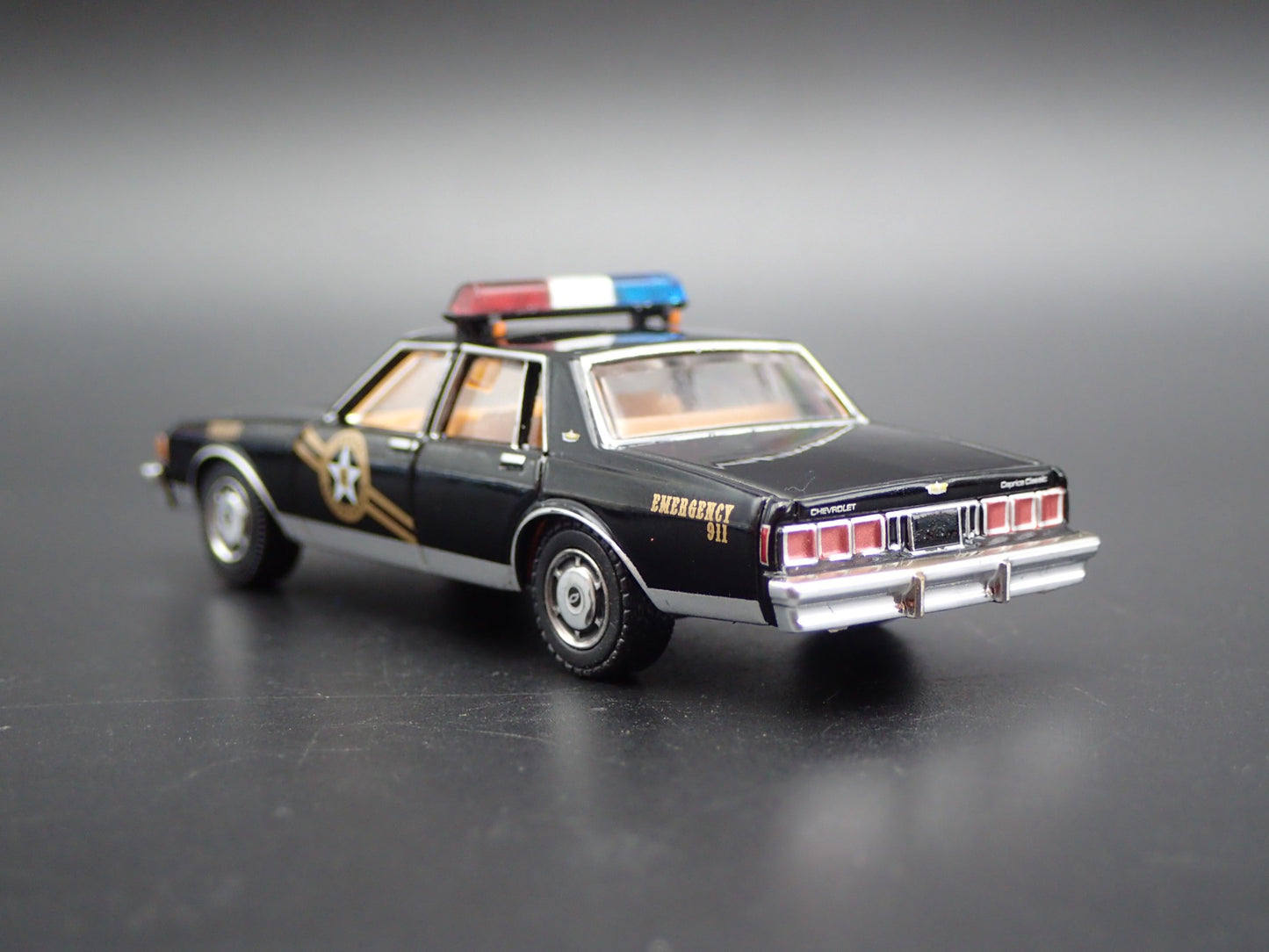 1981 81 CHEVY CAPRICE NAVAJO COUNTY ARIZONA SHERIFF 1/64 SCALE DIECAST MODEL CAR