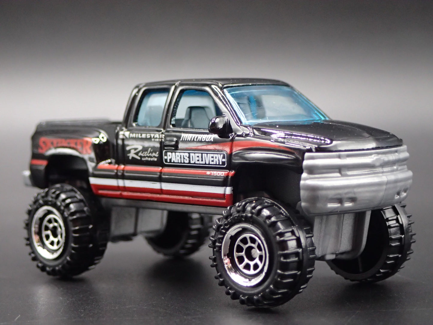 1999-2007 CHEVY CHEVROLET SILVERADO 4X4 PICKUP TRUCK 1:64 SCALE DIECAST MODEL