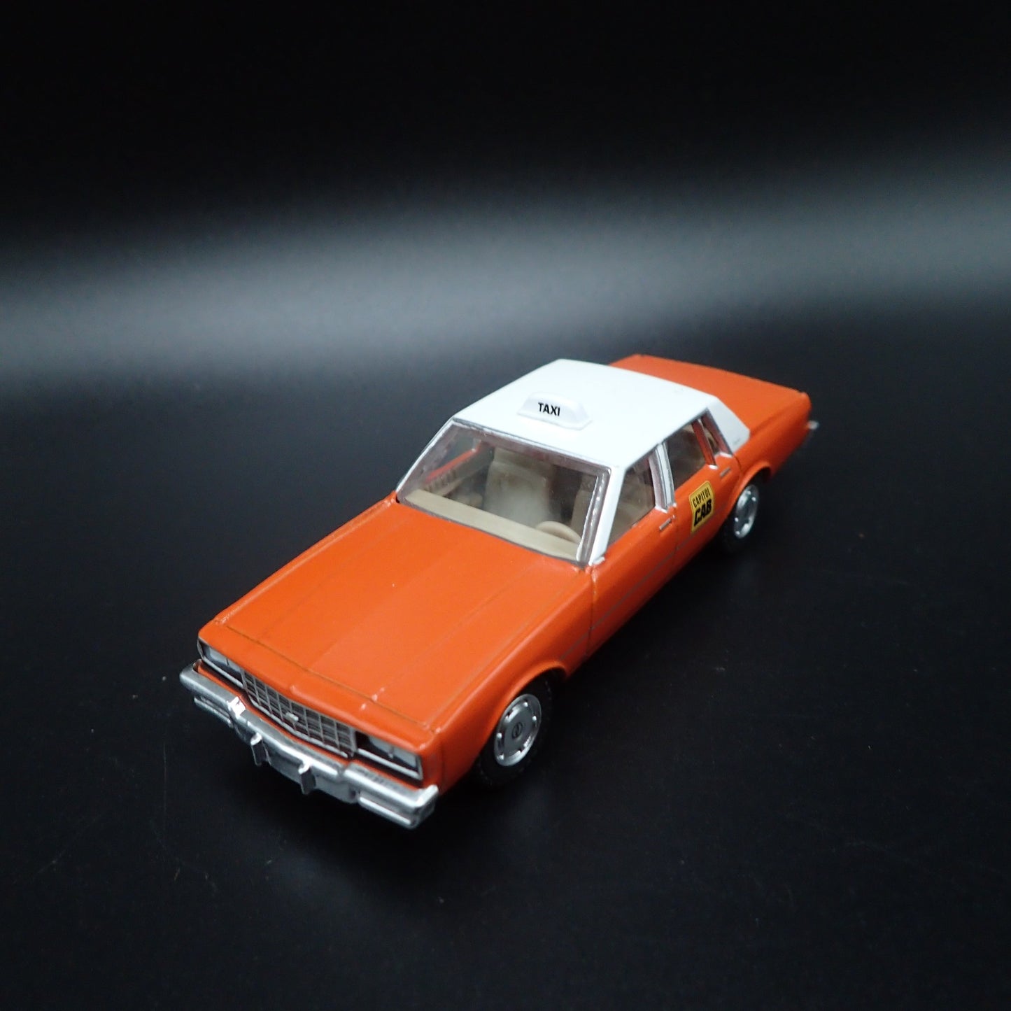 1981 81 CHEVY CHEVROLET IMPALA CAPITAL TAXI CAB 1/64 SCALE DIECAST MODEL CAR