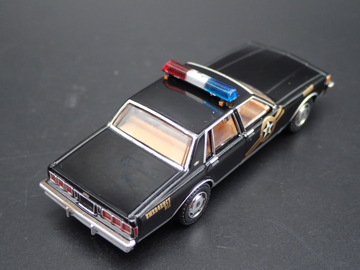 1981 81 CHEVY CAPRICE NAVAJO COUNTY ARIZONA SHERIFF 1/64 SCALE DIECAST MODEL CAR