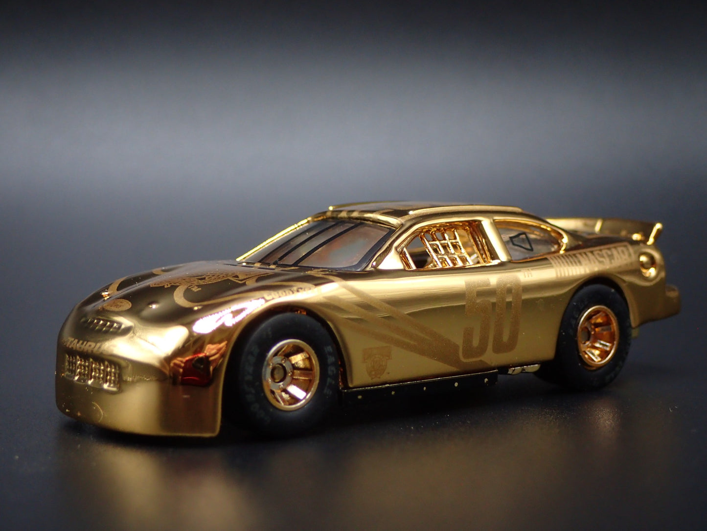 1998 98 FORD 50TH ANNIVERSARY GOLD NASCAR 1:64 SCALE DIORAMA DIECAST MODEL CAR