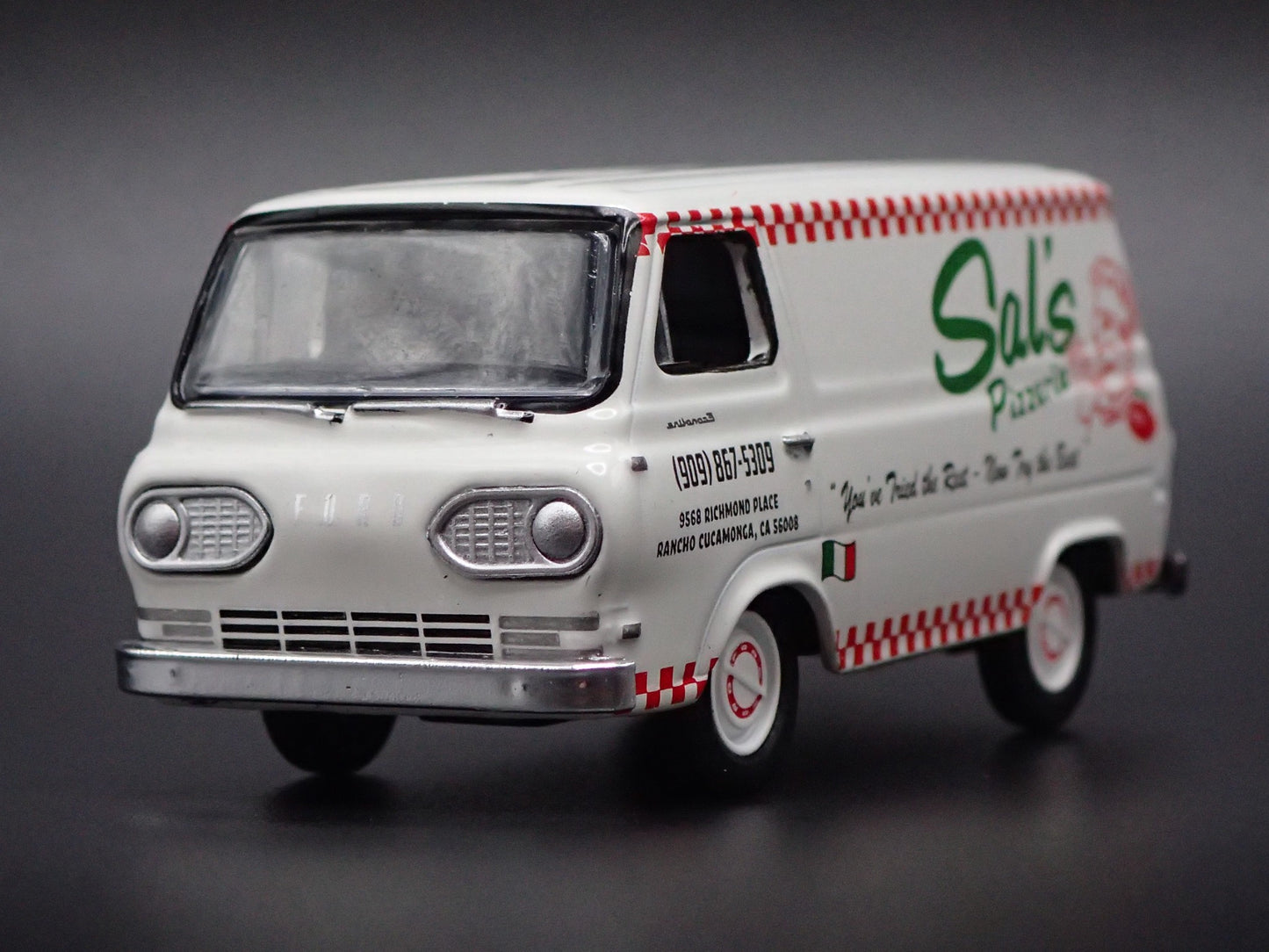 1964 64 FORD ECONOLINE VAN SALS PIZZERIA 1:64 SCALE DIORAMA DIECAST MODEL CAR