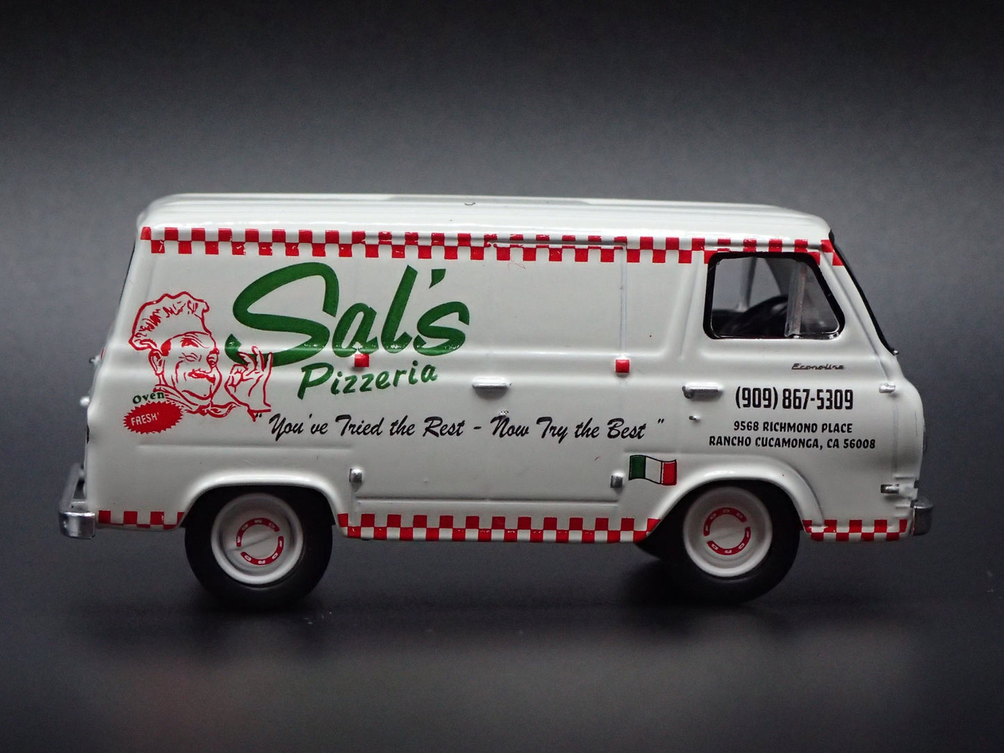 1964 64 FORD ECONOLINE VAN SALS PIZZERIA 1:64 SCALE DIORAMA DIECAST MODEL CAR