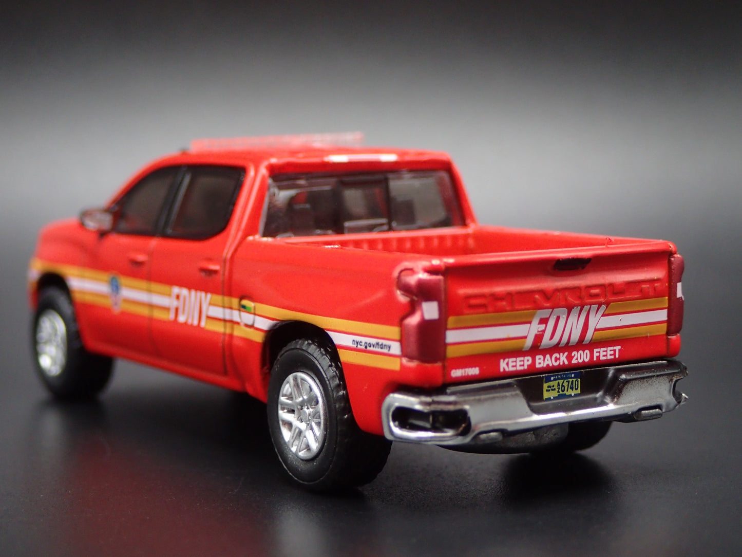 2023 23 CHEVY CHEVROLET SILVERADO TRUCK FDNY NY FIRE DEPT 1:64 DIECAST MODEL CAR