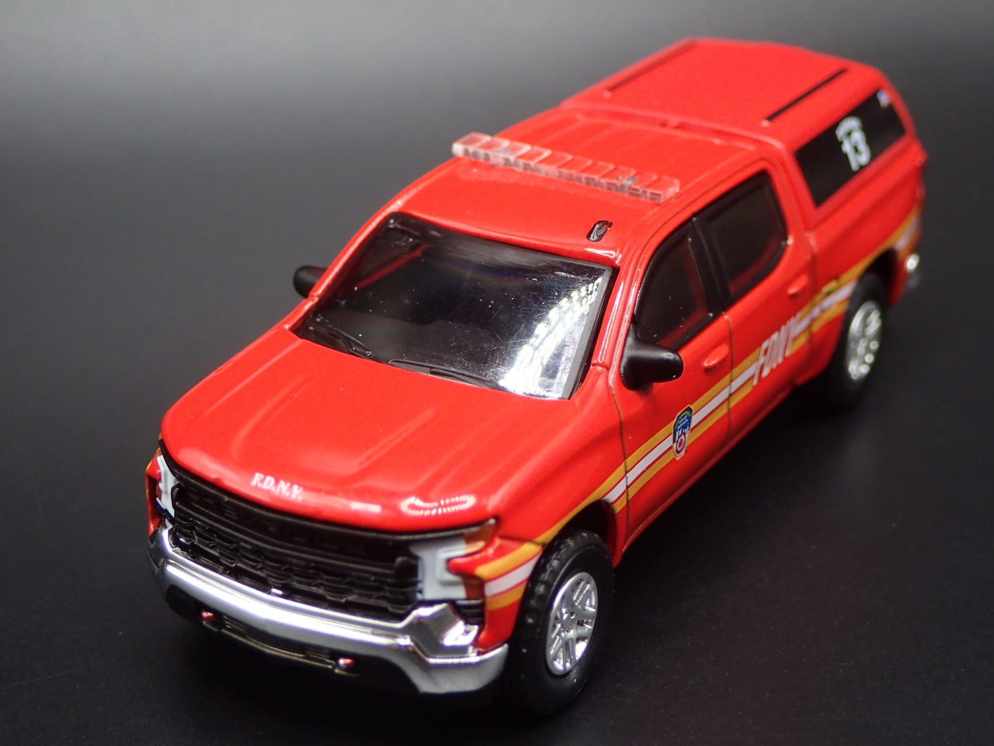 2023 23 CHEVY CHEVROLET SILVERADO TRUCK FDNY NY FIRE DEPT 1:64 DIECAST MODEL CAR