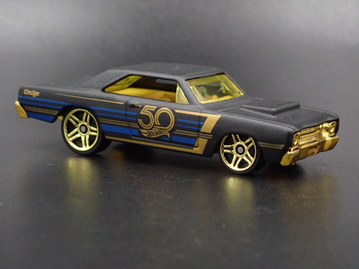 1968 68 DODGE DART BLACK 1:64 SCALE COLLECTIBLE DIORAMA DIECAST MODEL CAR