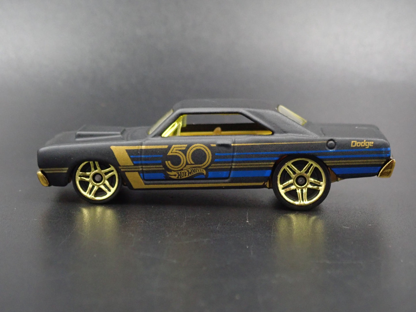 1968 68 DODGE DART BLACK 1:64 SCALE COLLECTIBLE DIORAMA DIECAST MODEL CAR
