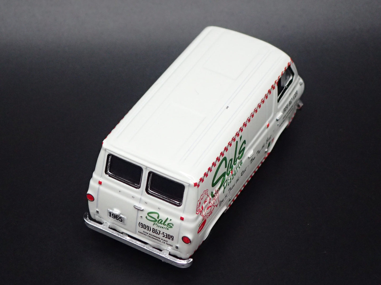 1964 64 FORD ECONOLINE VAN SALS PIZZERIA 1:64 SCALE DIORAMA DIECAST MODEL CAR