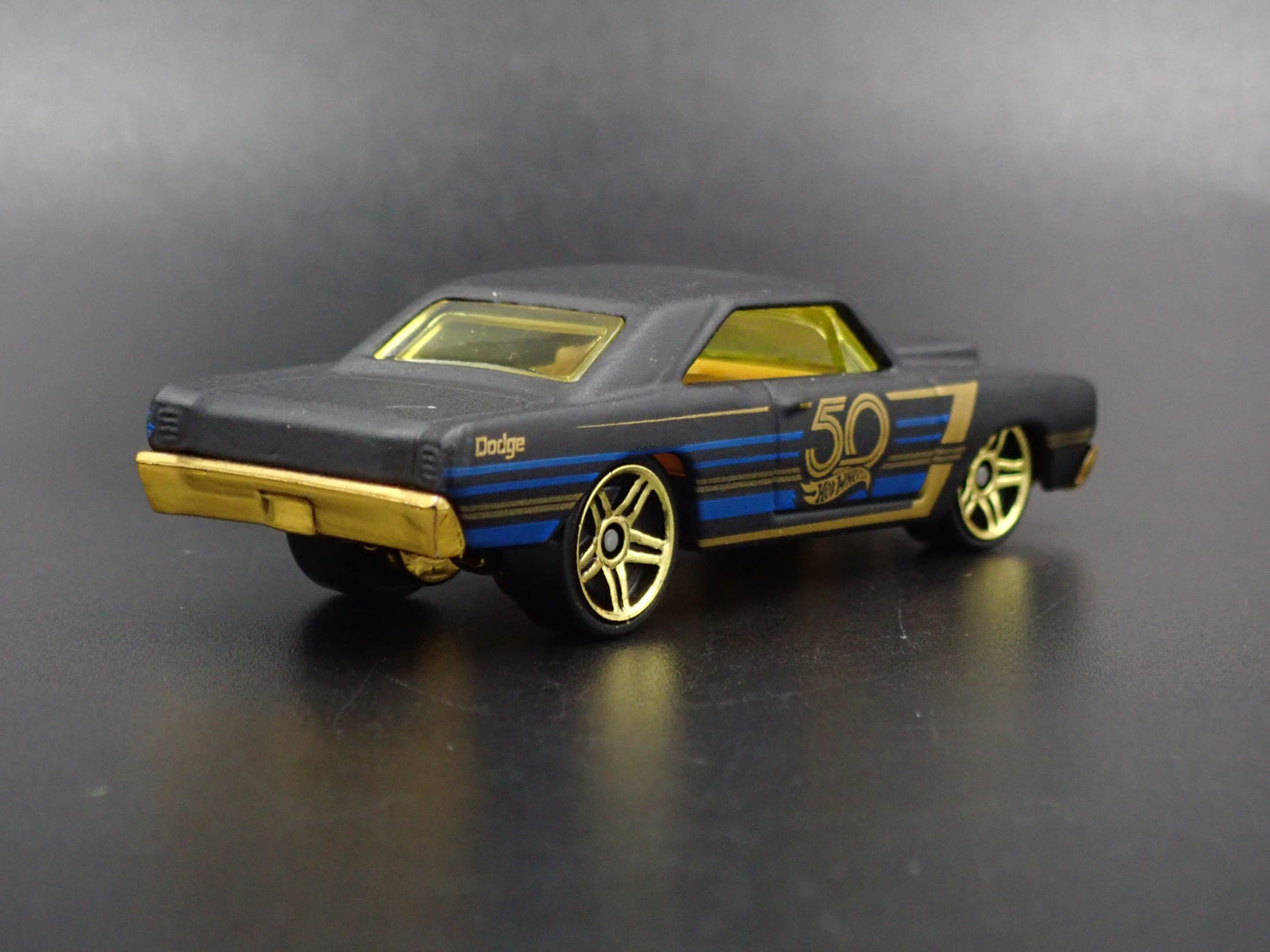 1968 68 DODGE DART BLACK 1:64 SCALE COLLECTIBLE DIORAMA DIECAST MODEL CAR