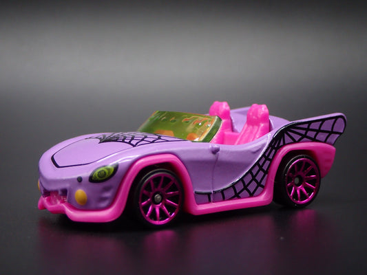 MONSTER HIGH GHOUL MOBILE CONVERTIBLE SPORTS CAR 1:64 HW SCALE DIECAST MODEL CAR