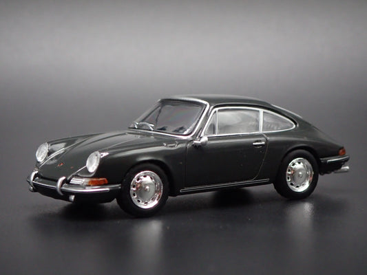 1963-1964 PORSCHE 911 GRAY 1:64 SCALE COLLECTIBLE DIORAMA DIECAST MODEL CAR