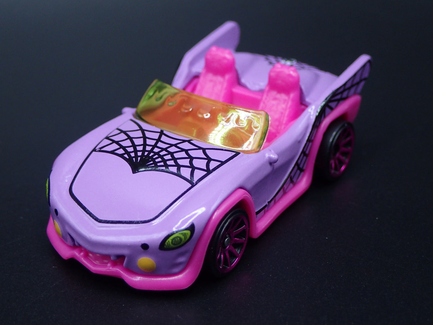 MONSTER HIGH GHOUL MOBILE CONVERTIBLE SPORTS CAR 1:64 HW SCALE DIECAST MODEL CAR