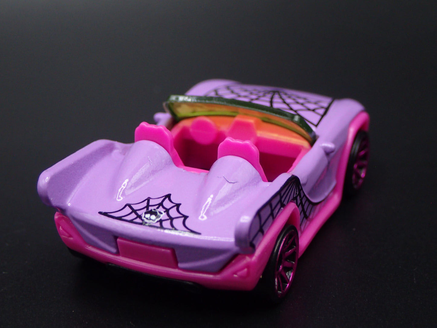 MONSTER HIGH GHOUL MOBILE CONVERTIBLE SPORTS CAR 1:64 HW SCALE DIECAST MODEL CAR