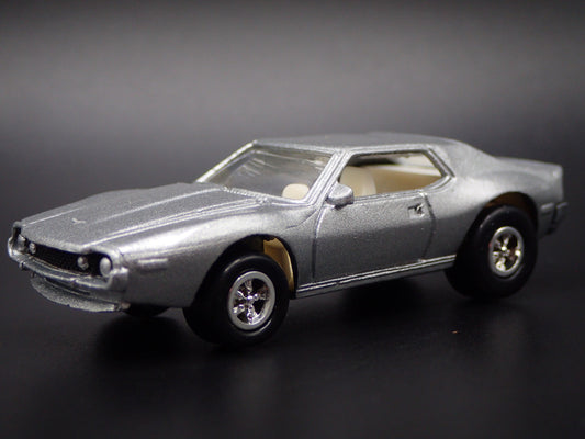 1972 72 AMC JAVELIN SILVER 1:64 SCALE COLLECTIBLE DIORAMA DIECAST MODEL CAR