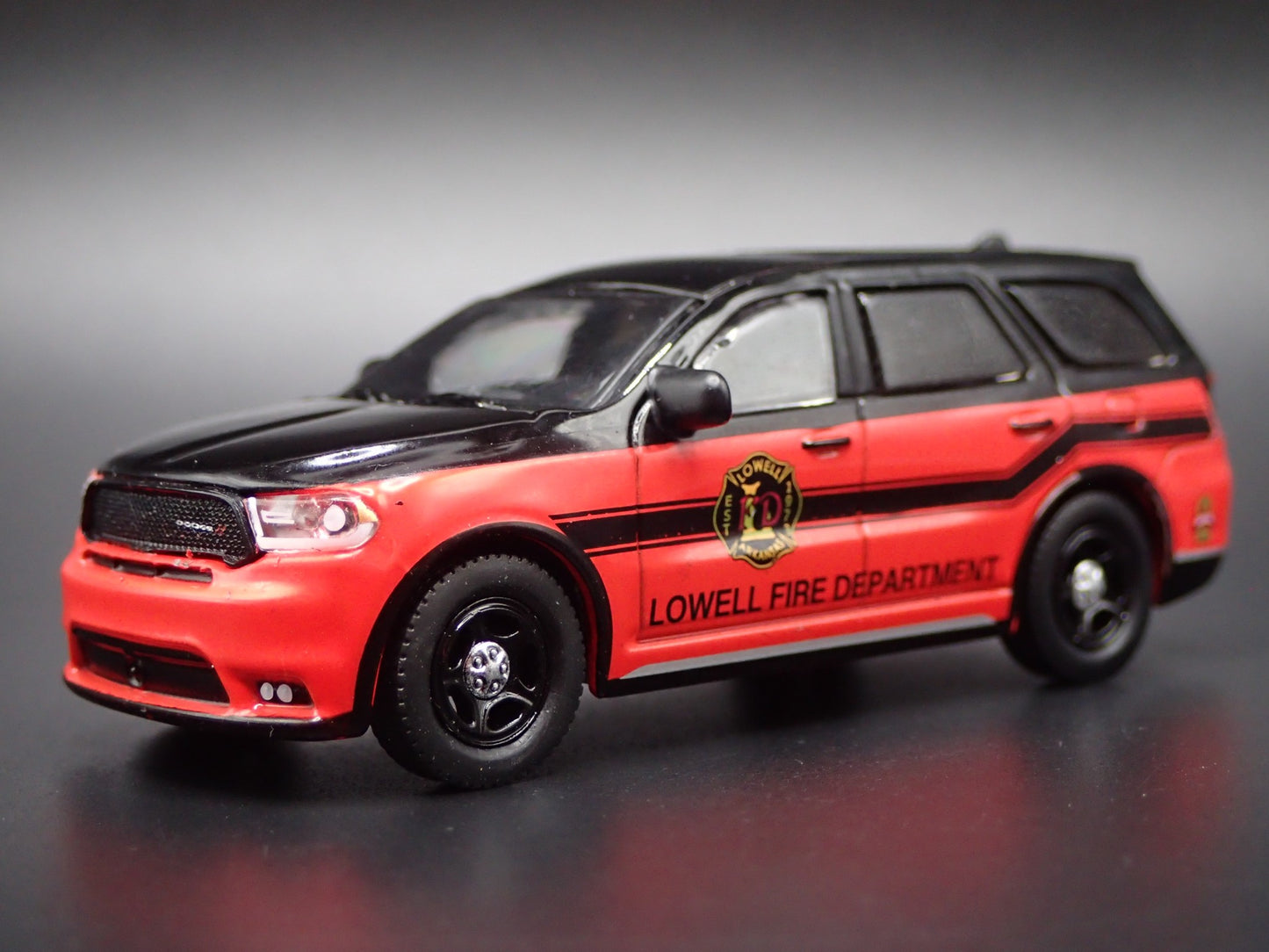 2019 DODGE DURANGO LOWELL ARKANSAS FIRE DEPARTMENT 1:64 SCALE DIECAST MODEL CAR