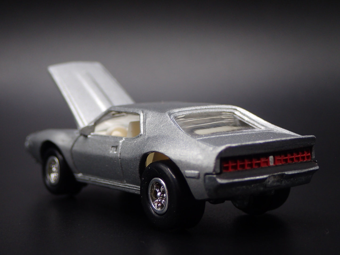 1972 72 AMC JAVELIN SILVER 1:64 SCALE COLLECTIBLE DIORAMA DIECAST MODEL CAR