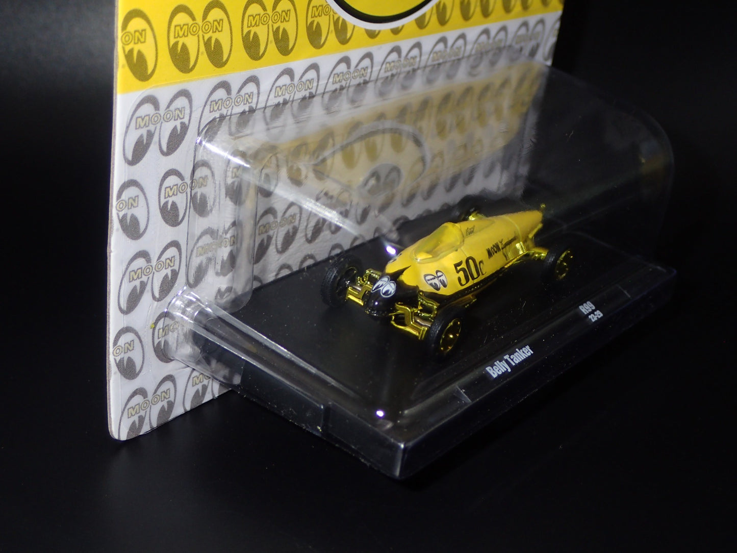 BELLY TANKER RACE MOONEYES 2024 M2 MACHINES DRIVERS GOLD CHASE 1/750 R99 23-29