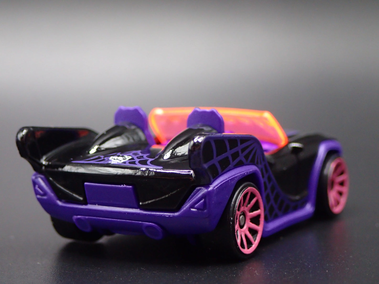 MONSTER HIGH GHOUL MOBILE CONVERTIBLE SPORTS CAR 1:64 HW SCALE DIECAST MODEL CAR