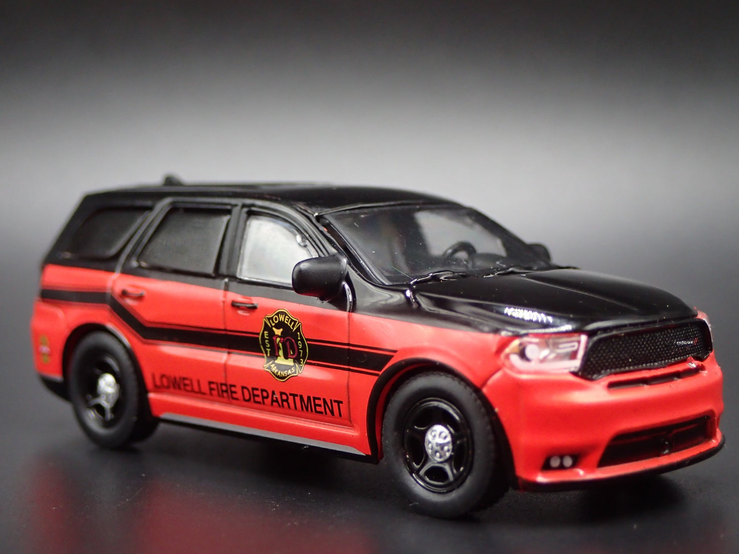 2019 DODGE DURANGO LOWELL ARKANSAS FIRE DEPARTMENT 1:64 SCALE DIECAST MODEL CAR