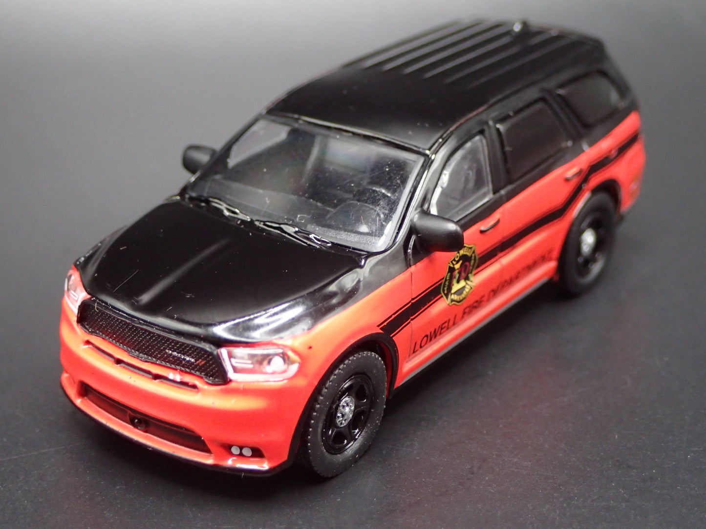 2019 DODGE DURANGO LOWELL ARKANSAS FIRE DEPARTMENT 1:64 SCALE DIECAST MODEL CAR